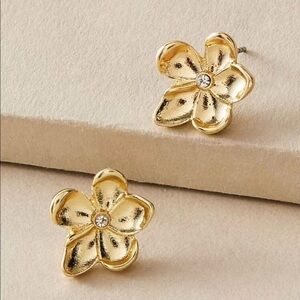 Fashion Gold Flower Earrings